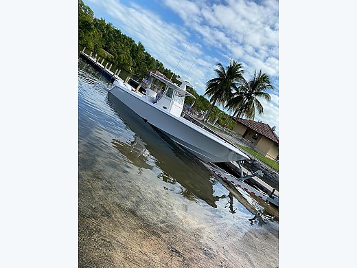 2019 Contender 32 ST