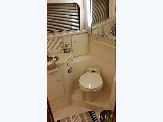 1997 Carver 355 Aft Cabin