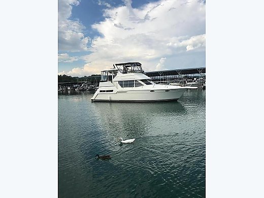 1997 Carver 355 Aft Cabin