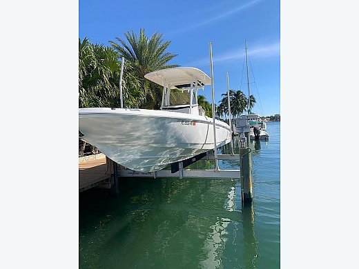2015 Boston Whaler 270 Dauntless