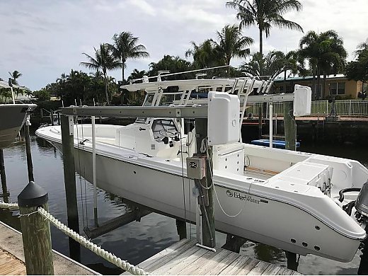 2019 Edgewater 320CC