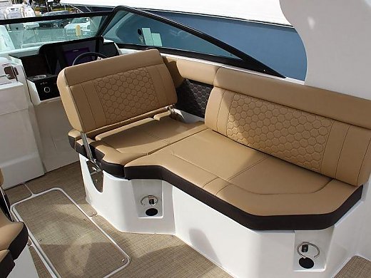 2019 Sea Ray SDX 250 Outboard
