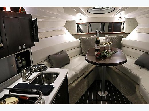 2017 Monterey 295 Sport Yacht