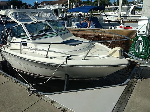 1987 Pursuit 2200 Cuddy