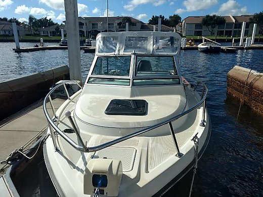 1987 Pursuit 2200 Cuddy