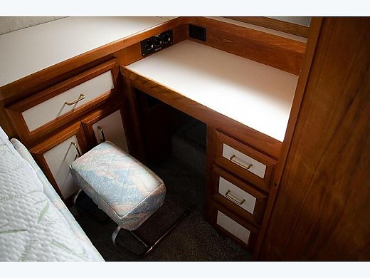 1990 Carver Aft Cabin 3607