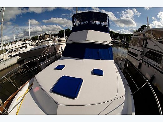 1990 Carver Aft Cabin 3607