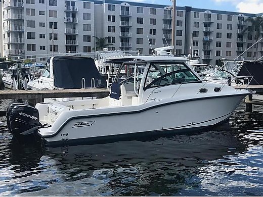 2013 Boston Whaler 315 Conquest