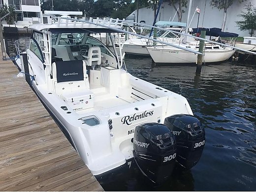 2013 Boston Whaler 315 Conquest