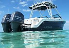 Robalo R247 Dual Console 2015