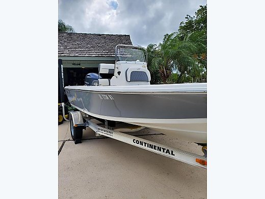 2018 Tidewater 1800 Bay Max