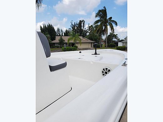 2018 Tidewater 1800 Bay Max