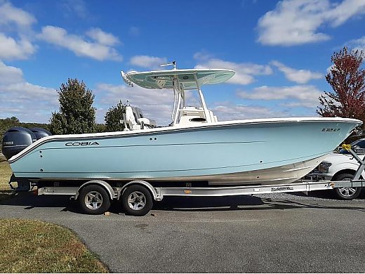 2018 Cobia 277 Center Console