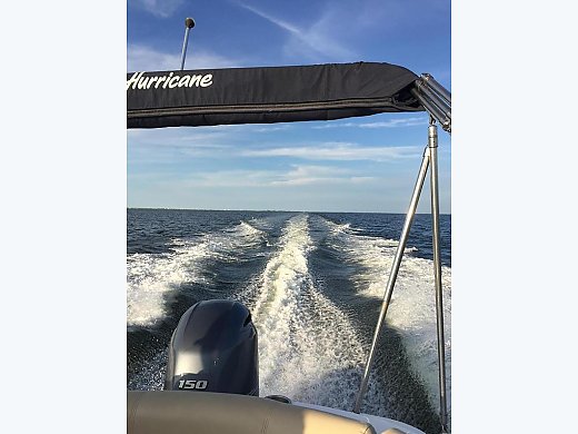 2016 Hurricane Sundeck 2200 DC O...
