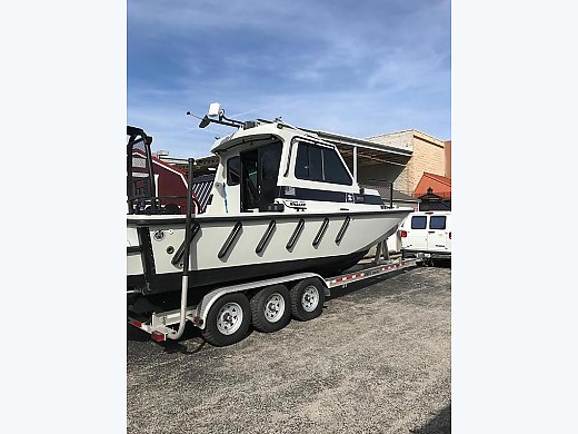 2008 Boston Whaler 27 Challenger