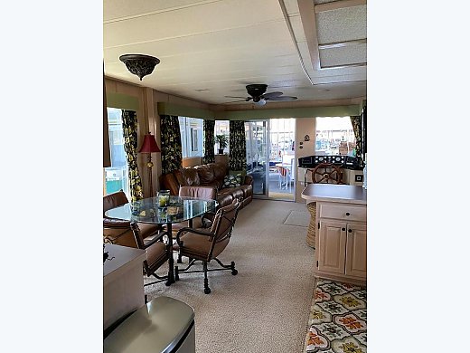 1999 Horizon Houseboat