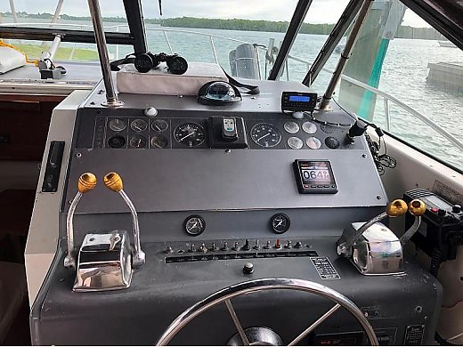 1993 Tiara 3300 Open