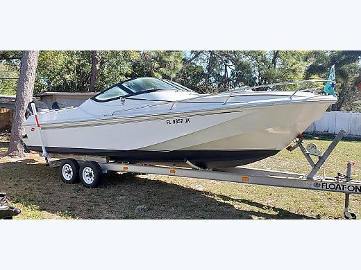 1988 Boston Whaler Outrage Serie...