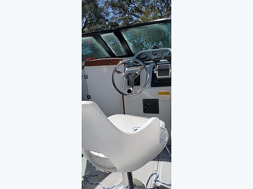 1988 Boston Whaler Outrage Serie...
