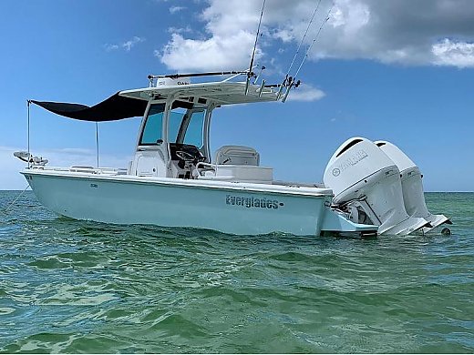 2017 Everglades 273 Center Conso...