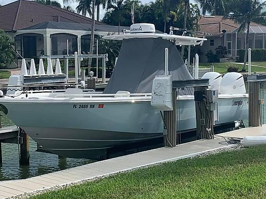 2017 Everglades 273 Center Conso...