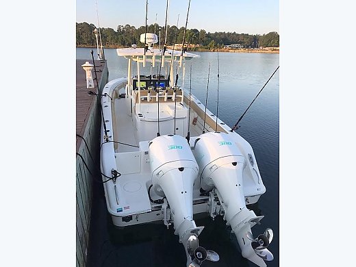 2018 Key West 281 Center Console