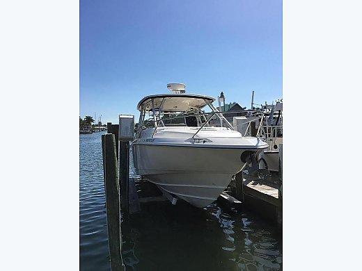 2007 Boston Whaler 320 Outrage C...