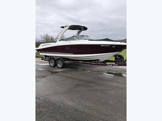 2011 Sea Ray 250 SLX