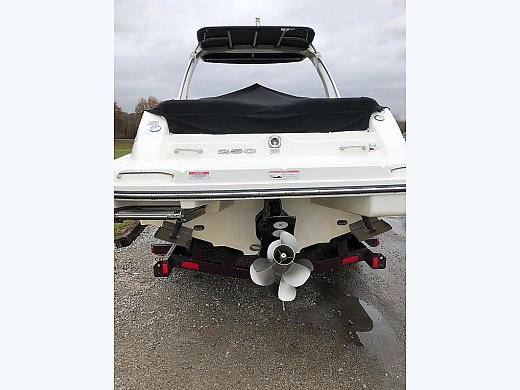 2011 Sea Ray 250 SLX