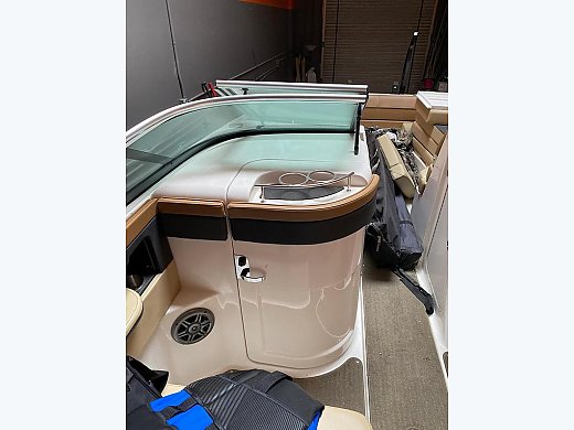 2014 Sea Ray 240 Sundeck