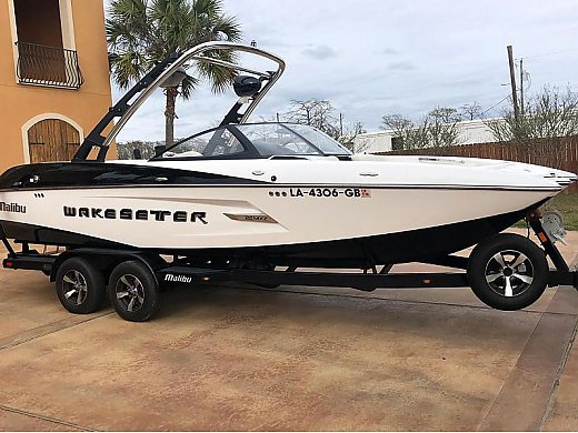 2014 Malibu Wakesetter 22 MXZ