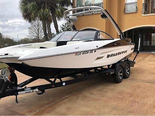 2014 Malibu Wakesetter 22 MXZ