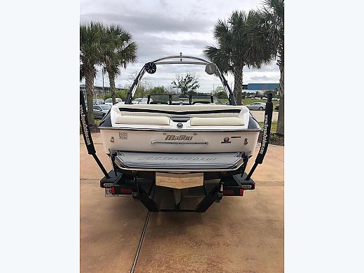 2014 Malibu Wakesetter 22 MXZ