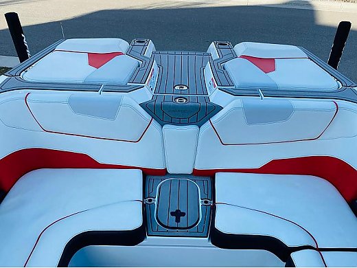 2019 Nautique Super Air Nautique...