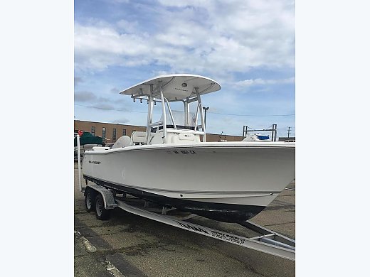 2016 Sea Hunt Triton 225