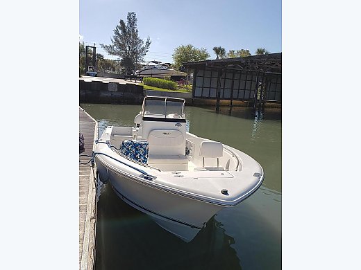 2014 Sea Hunt Triton 210