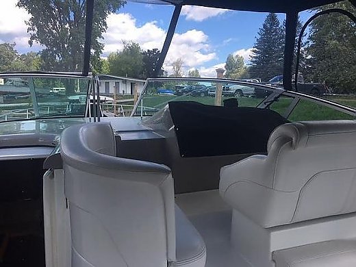2001 Cruisers Yachts 3672 Expres...