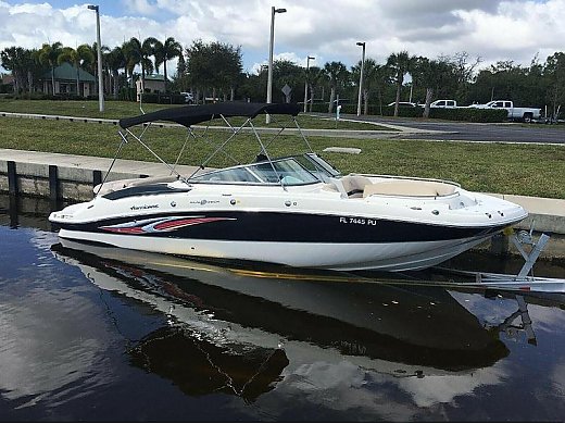 2011 Hurricane Sundeck 2600 I/O