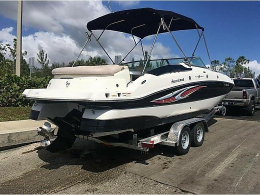 2011 Hurricane Sundeck 2600 I/O