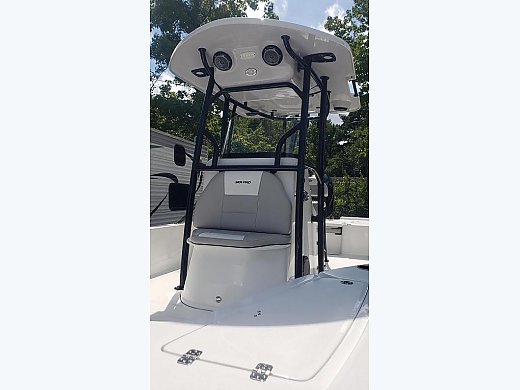 2018 Sea Pro 248 Bay DLX