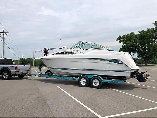 1996 Carver 250 Express Cruiser