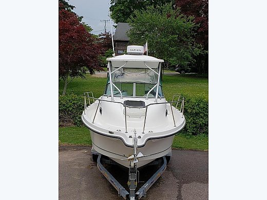 2004 Trophy 2302 WA
