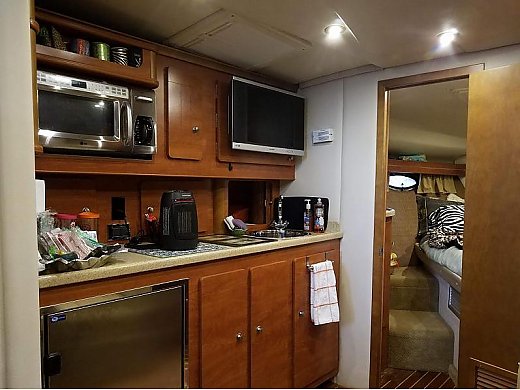 2006 Rinker 390 Express Cruiser