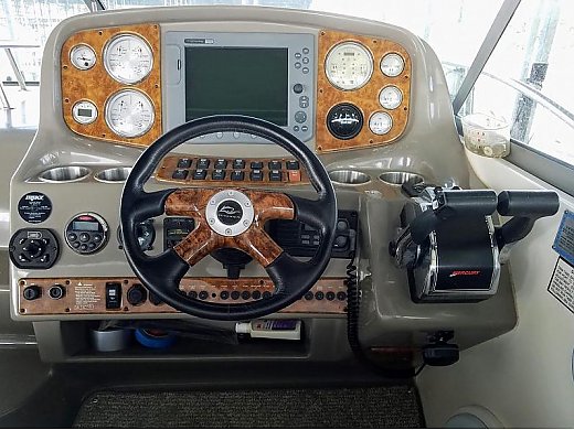 2006 Rinker 390 Express Cruiser