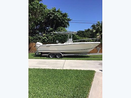 1997 Pursuit 2470 Pursuit