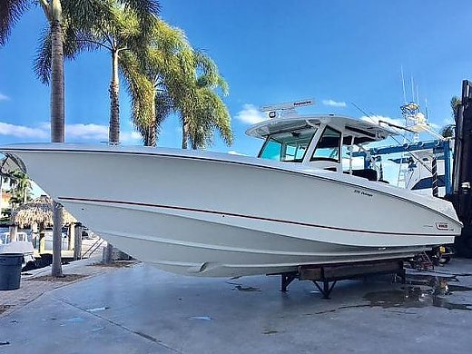 2010 Boston Whaler 370 Outrage