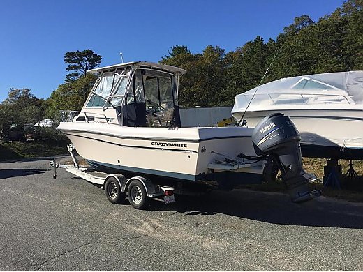 2001 Grady-White 232 Gulfstream