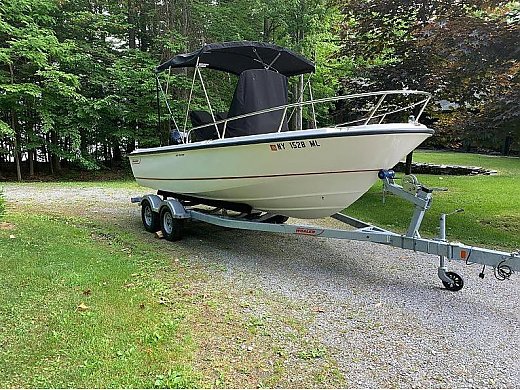 2017 Boston Whaler 190 Outrage