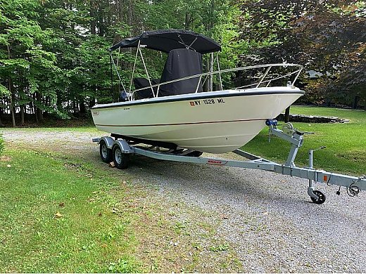 2017 Boston Whaler 190 Outrage