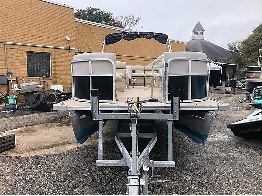 2011 Bentley Pontoons Crre